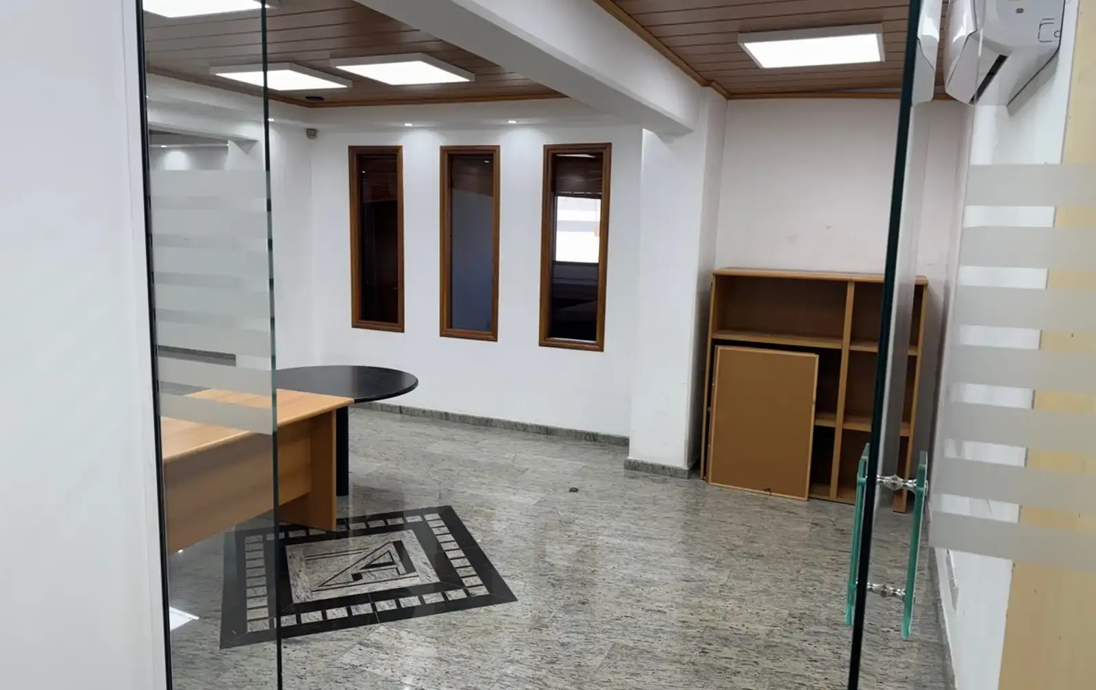 Γραφείο 250 m² προς ενοικίαση στην περιοχή Omonia