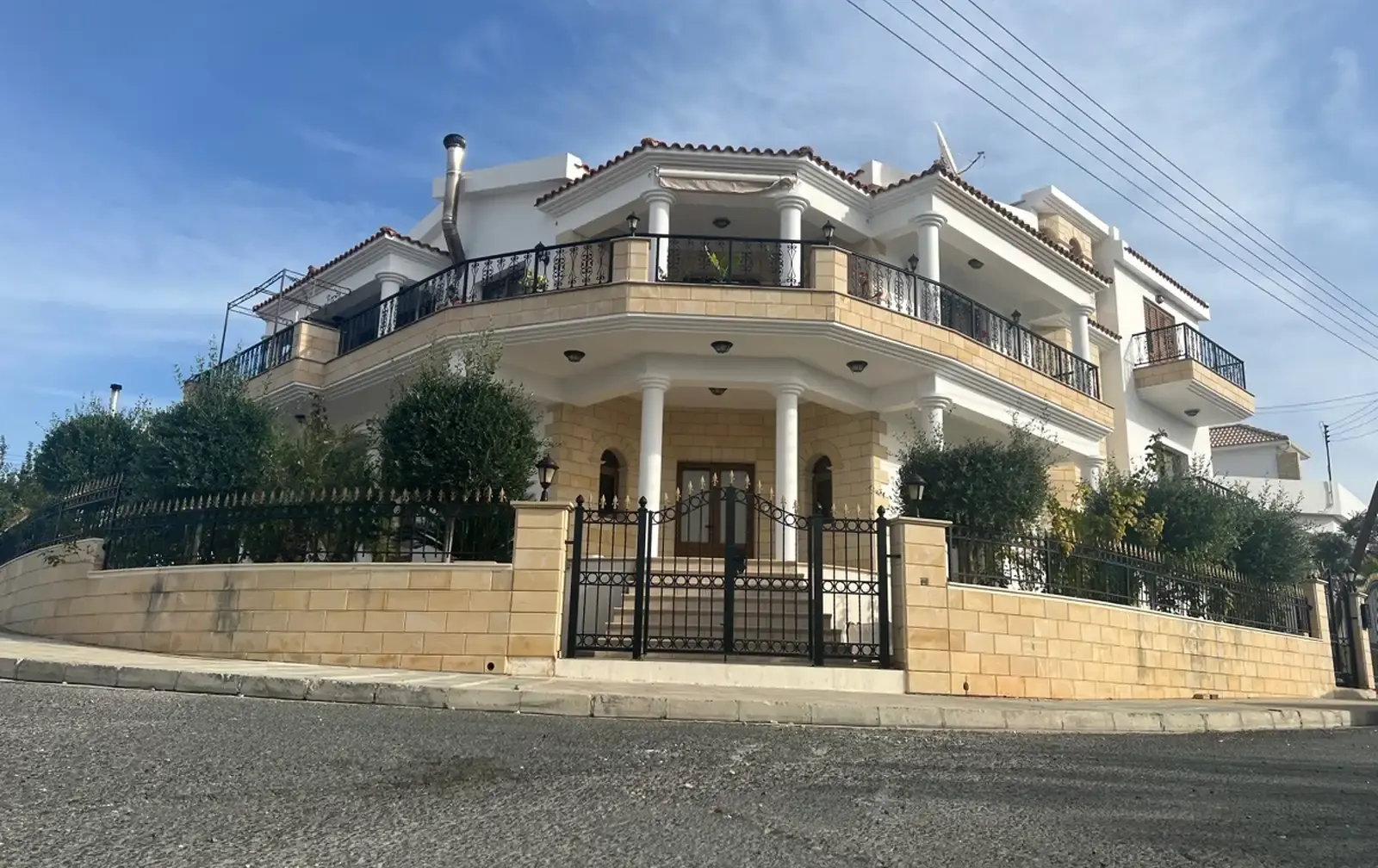 7-bedroom villa for sale in Empa