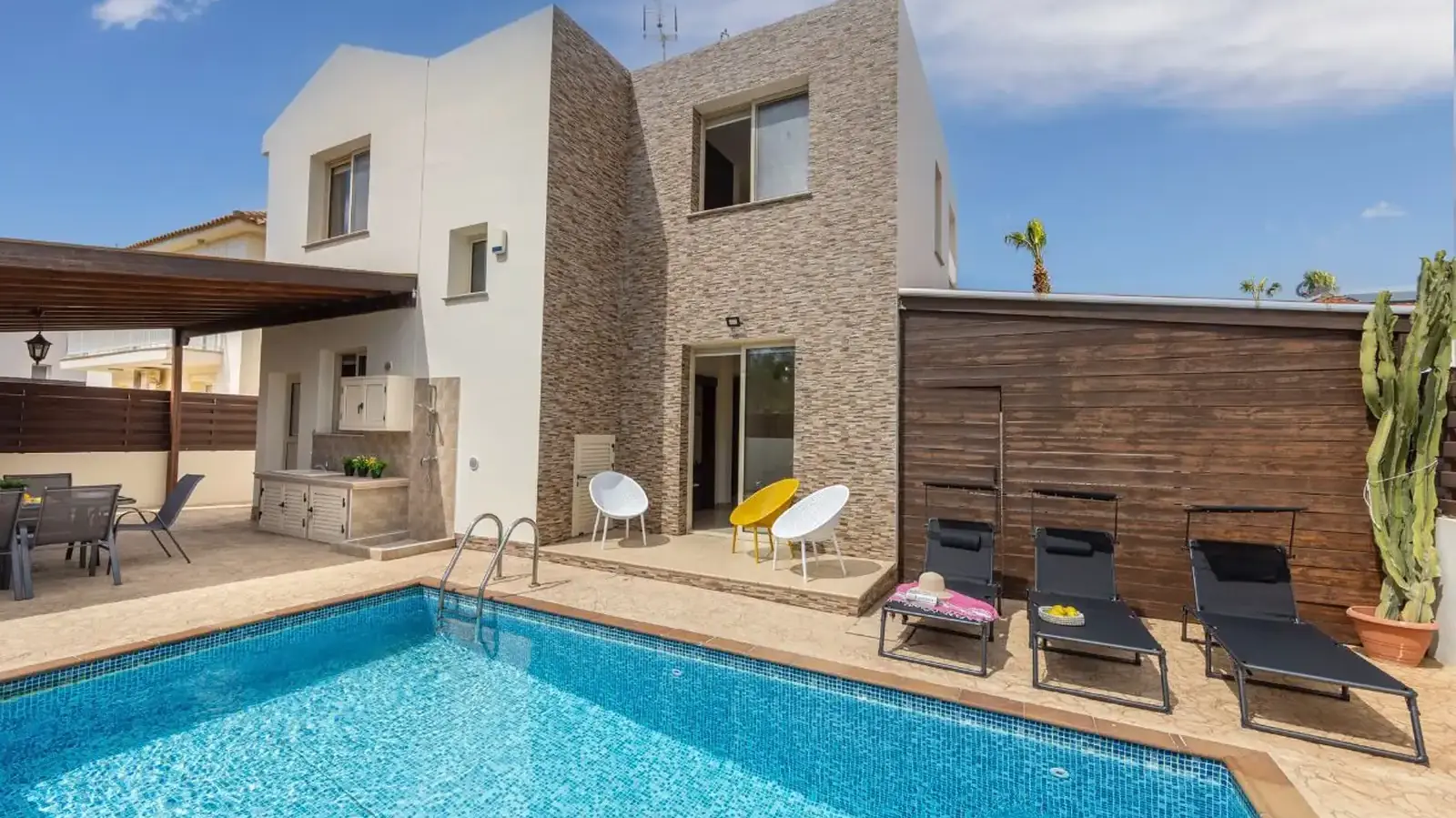 Beautiful 3 bedroom villa in pernera