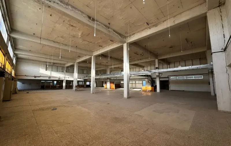 3000m2 egkomi industrial zone plot with existing industrial building