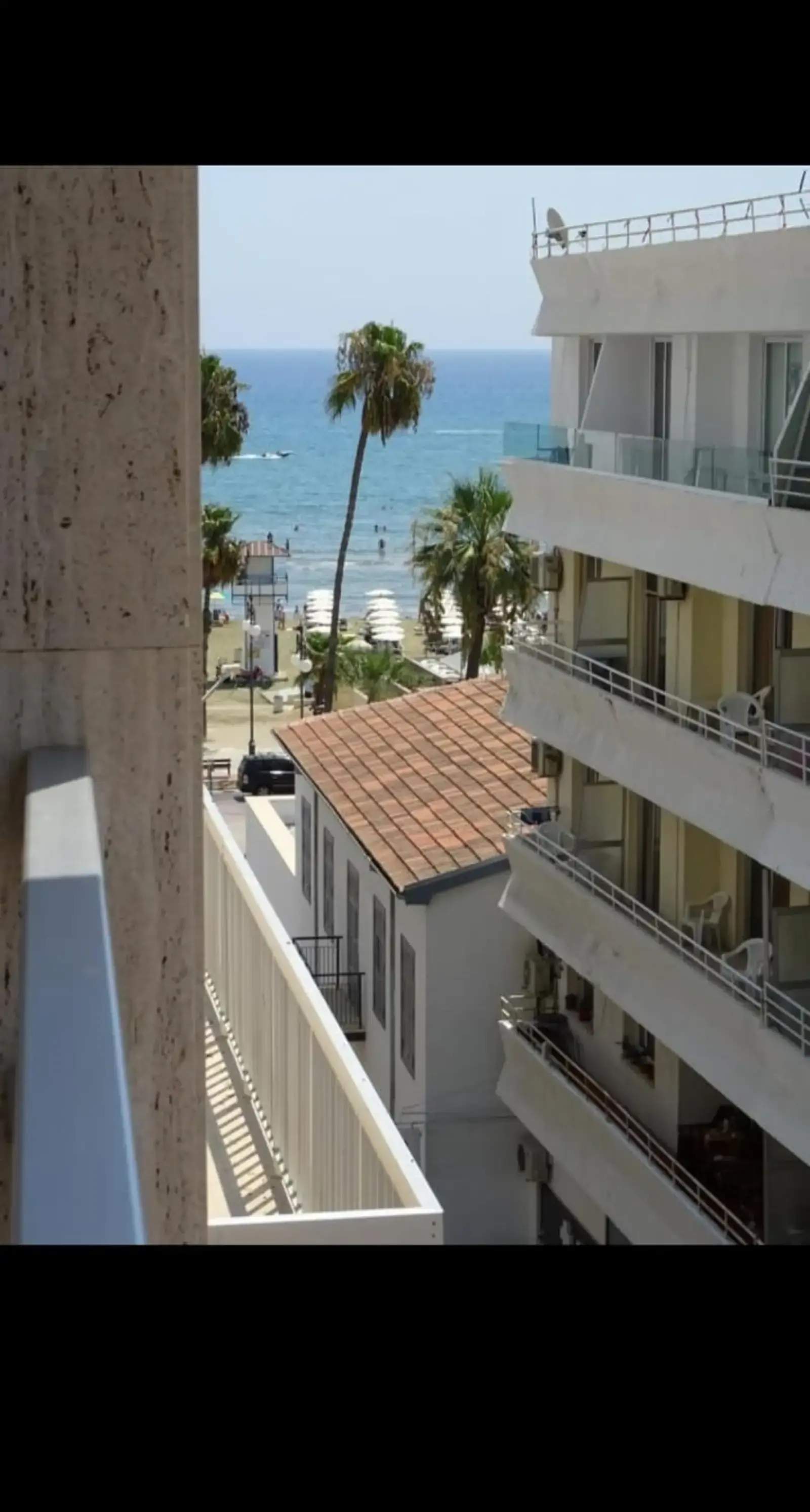 2bedroom side sea view larnaca finikoudes area. only some steps to thw beach in Larnaka - Finikoudes