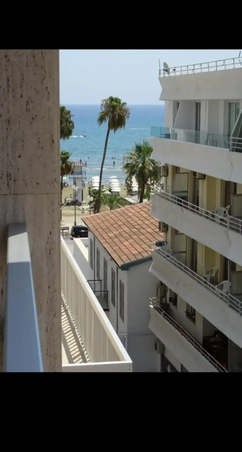 2bedroom side sea view larnaca finikoudes area. only some steps to thw beach in Larnaka - Finikoudes
