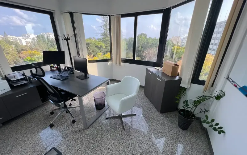 Office 260sqm in prime location next to the sea in Agia Triada