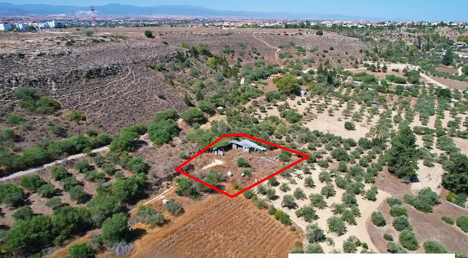 Residential Plot 1115 m² in Mammari