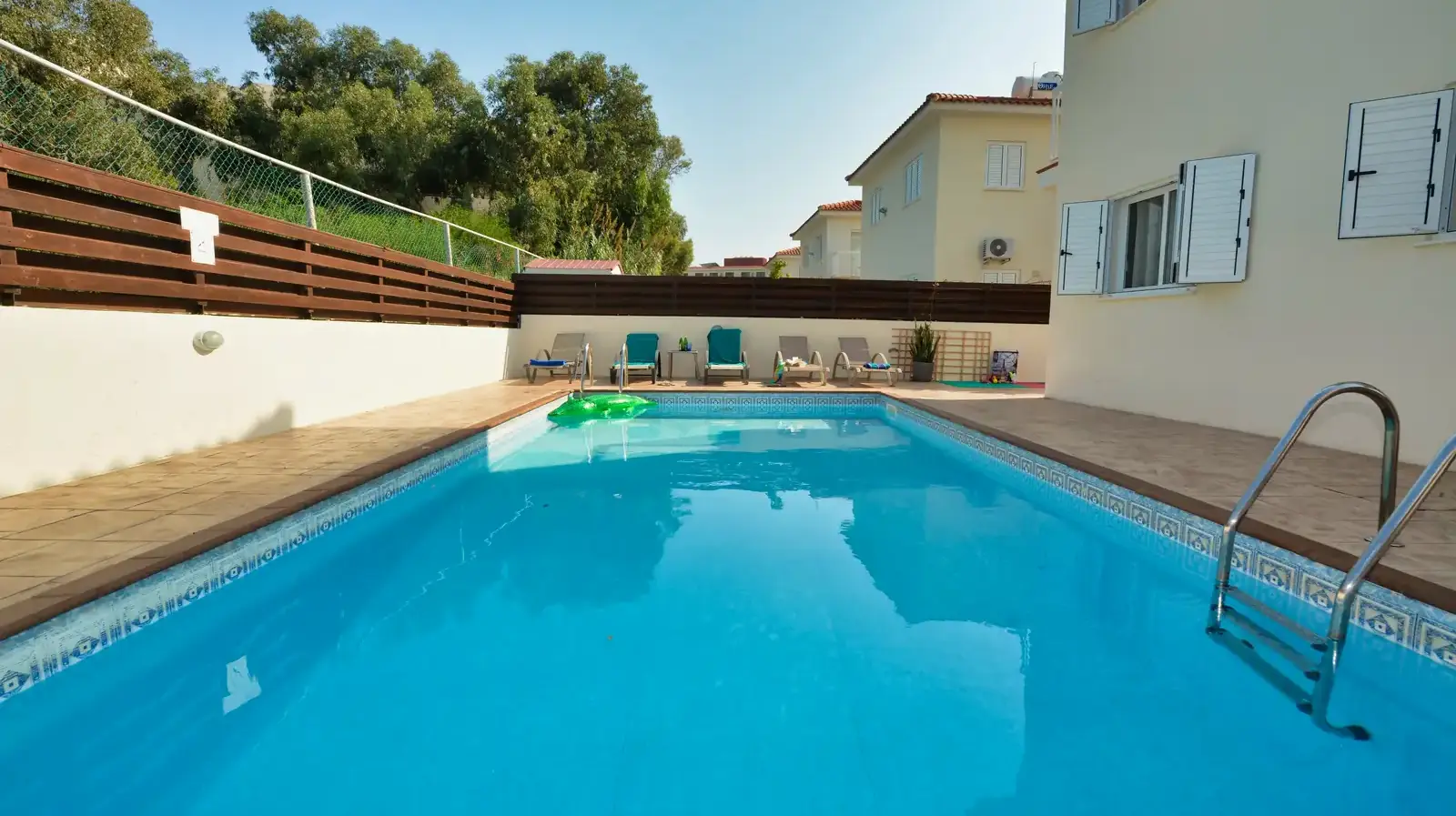 3 bedroom villa with a pool in Pernera