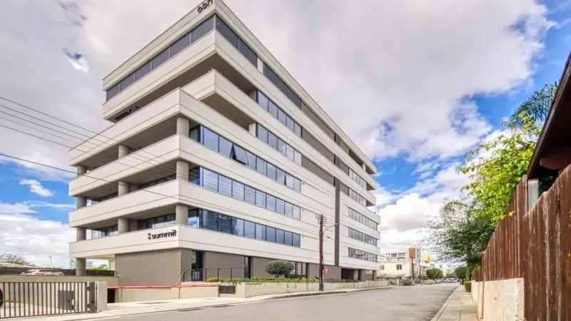Summit business center-premium brand new office spaces in Agia Zoni