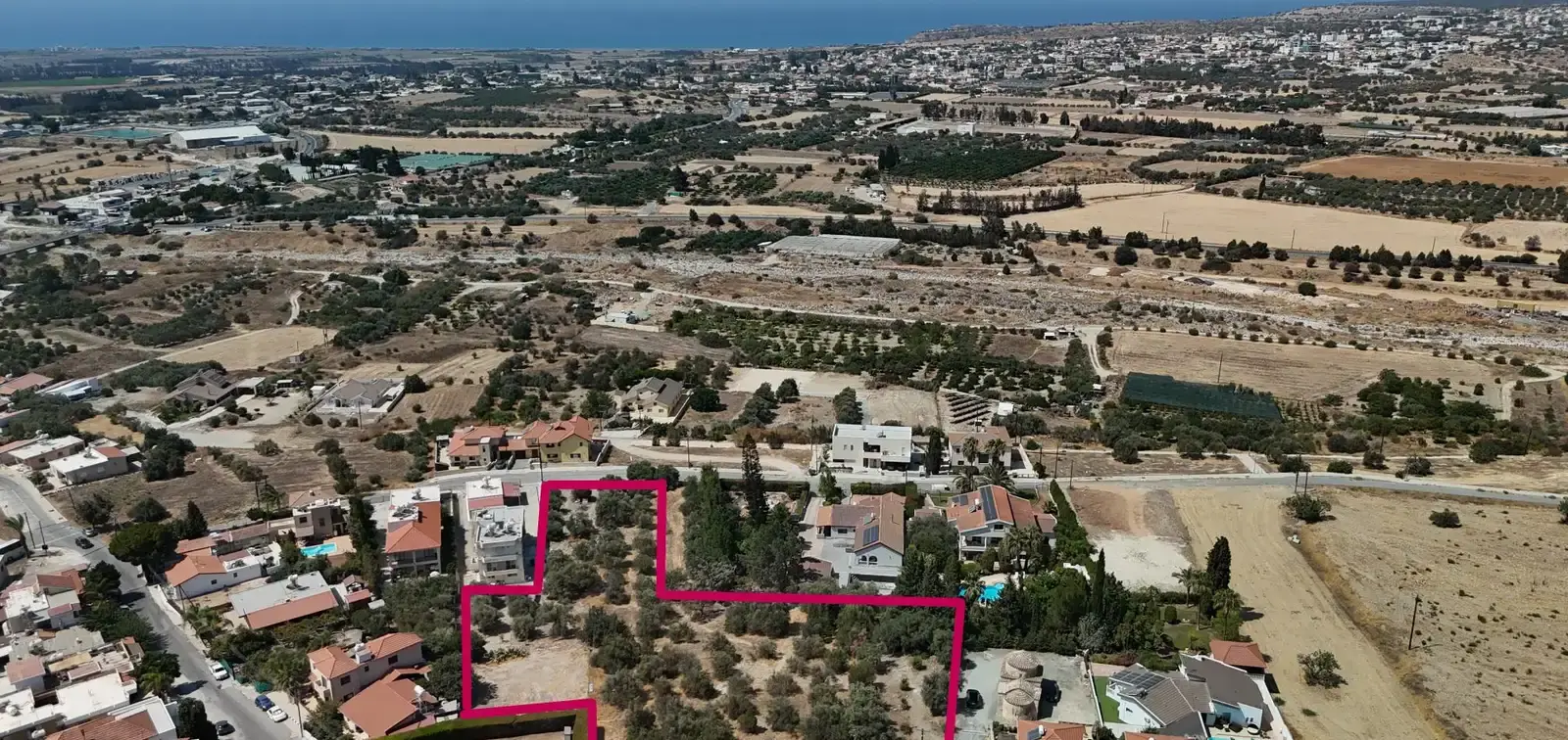 Residential Plot 5542 m² in Erimi