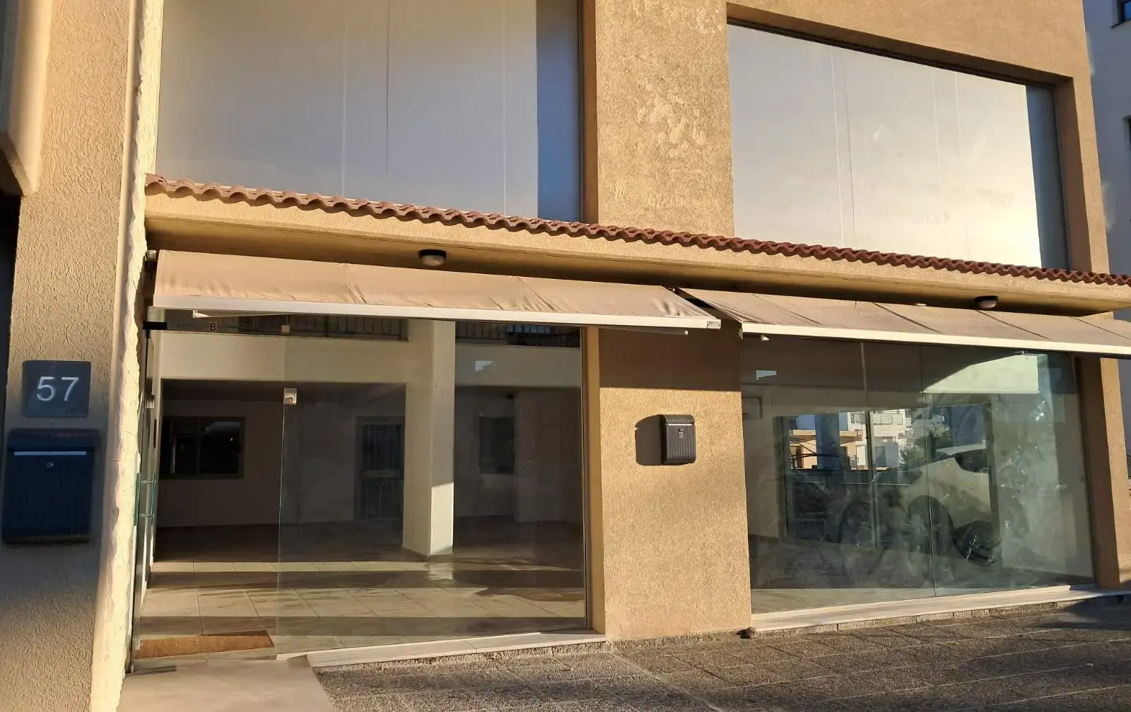 Κατάστημα -εκθεσιακος χώρος- γραφειο in Kato Polemidia