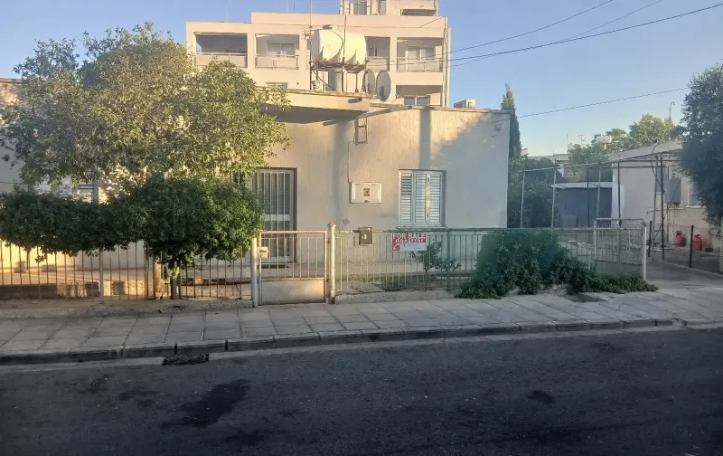 Residential Plot 611 m² in Kaimakli