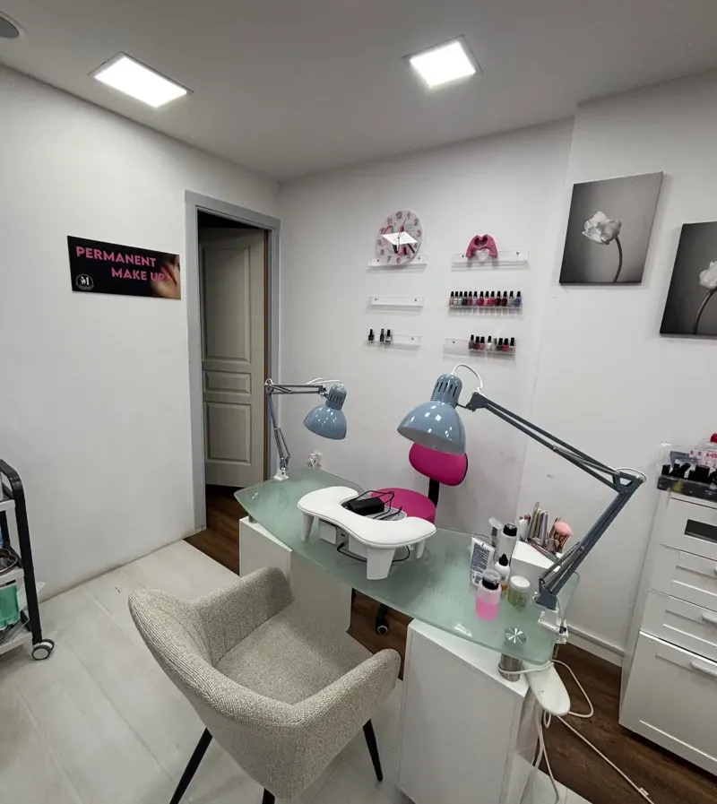Working place for manicure in Larnaka - Finikoudes