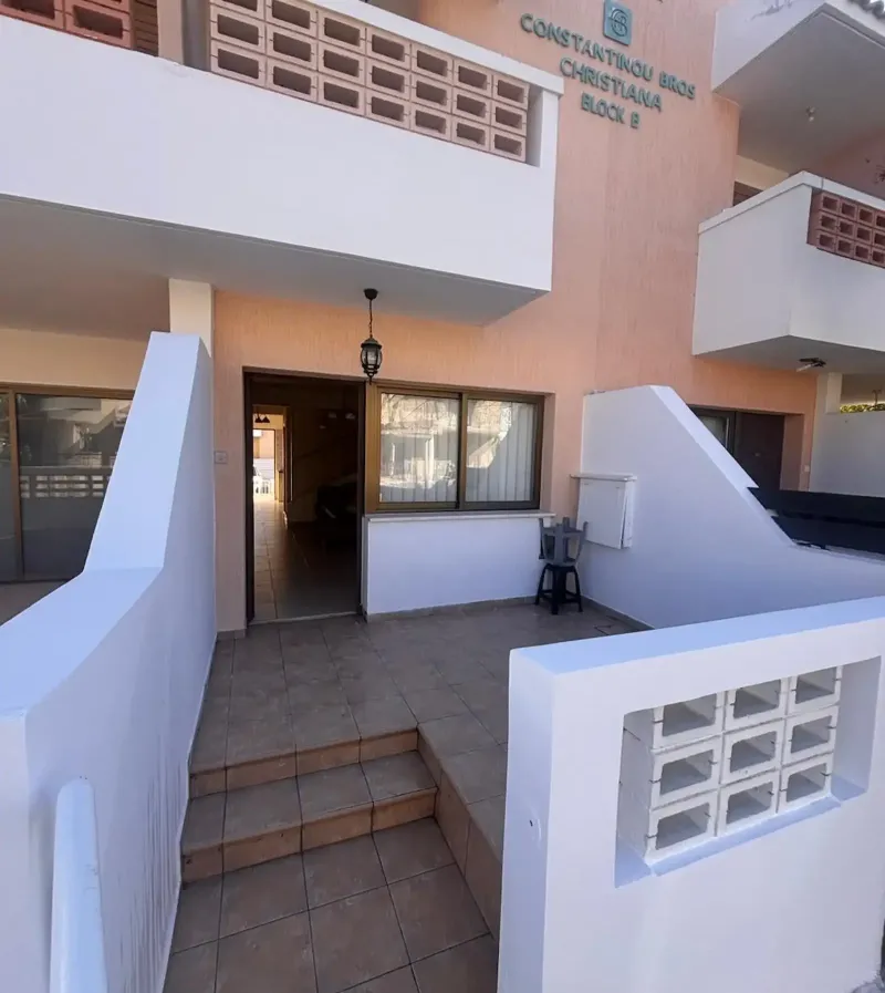2-bedroom maisonette to rent in Universal