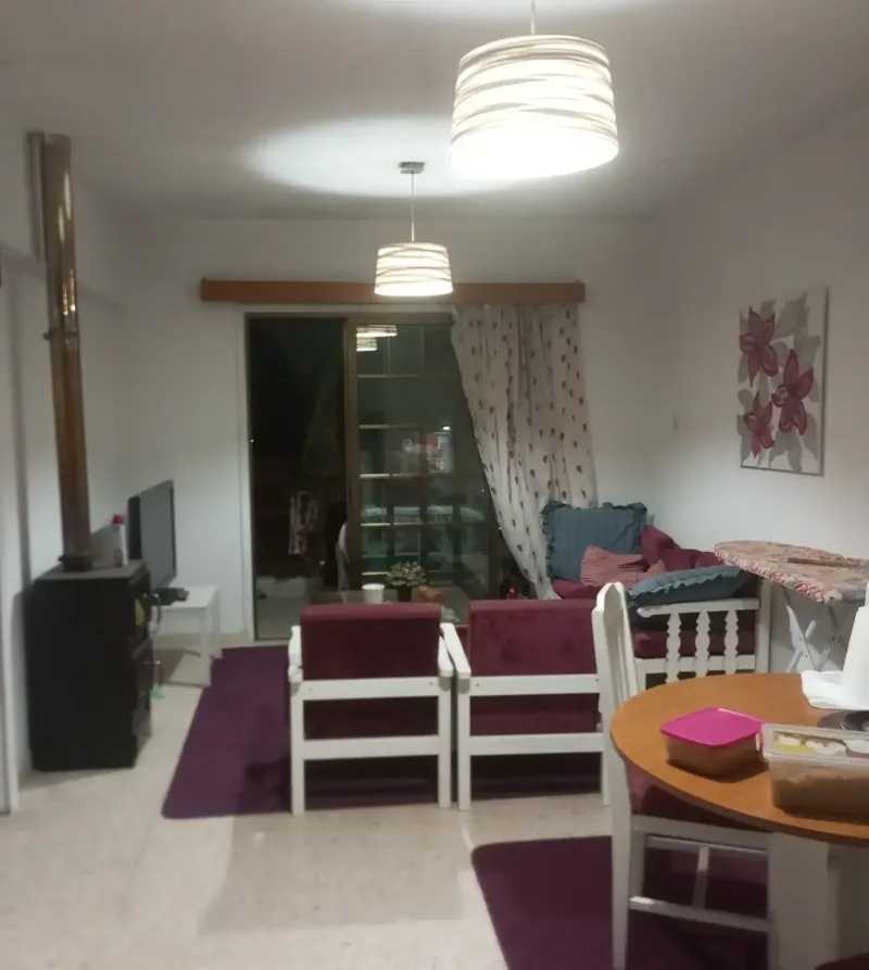 One room available in 2 bedroom appartment in Livadia Larnakas