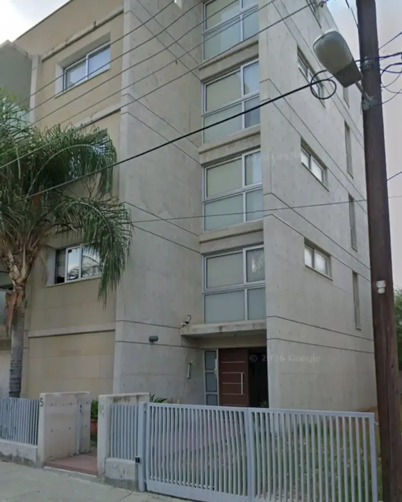 A three apartment building in Aglantzia