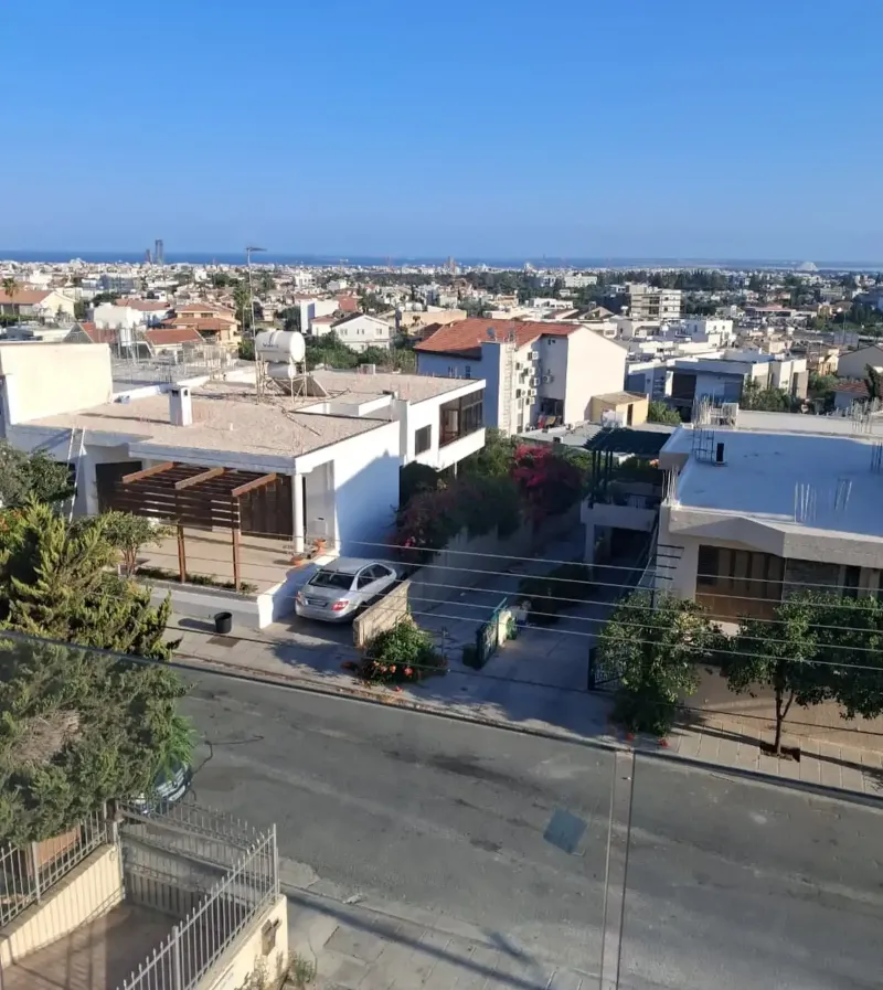 2-bedroom penthouse to rent in Ekali