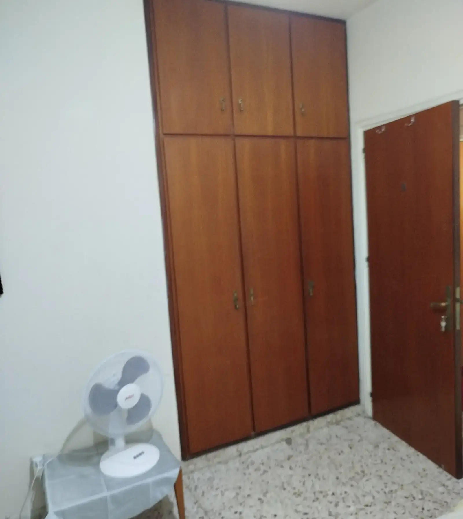 Room ideally for 2 asian girl sharing room in Agios Konstantinos