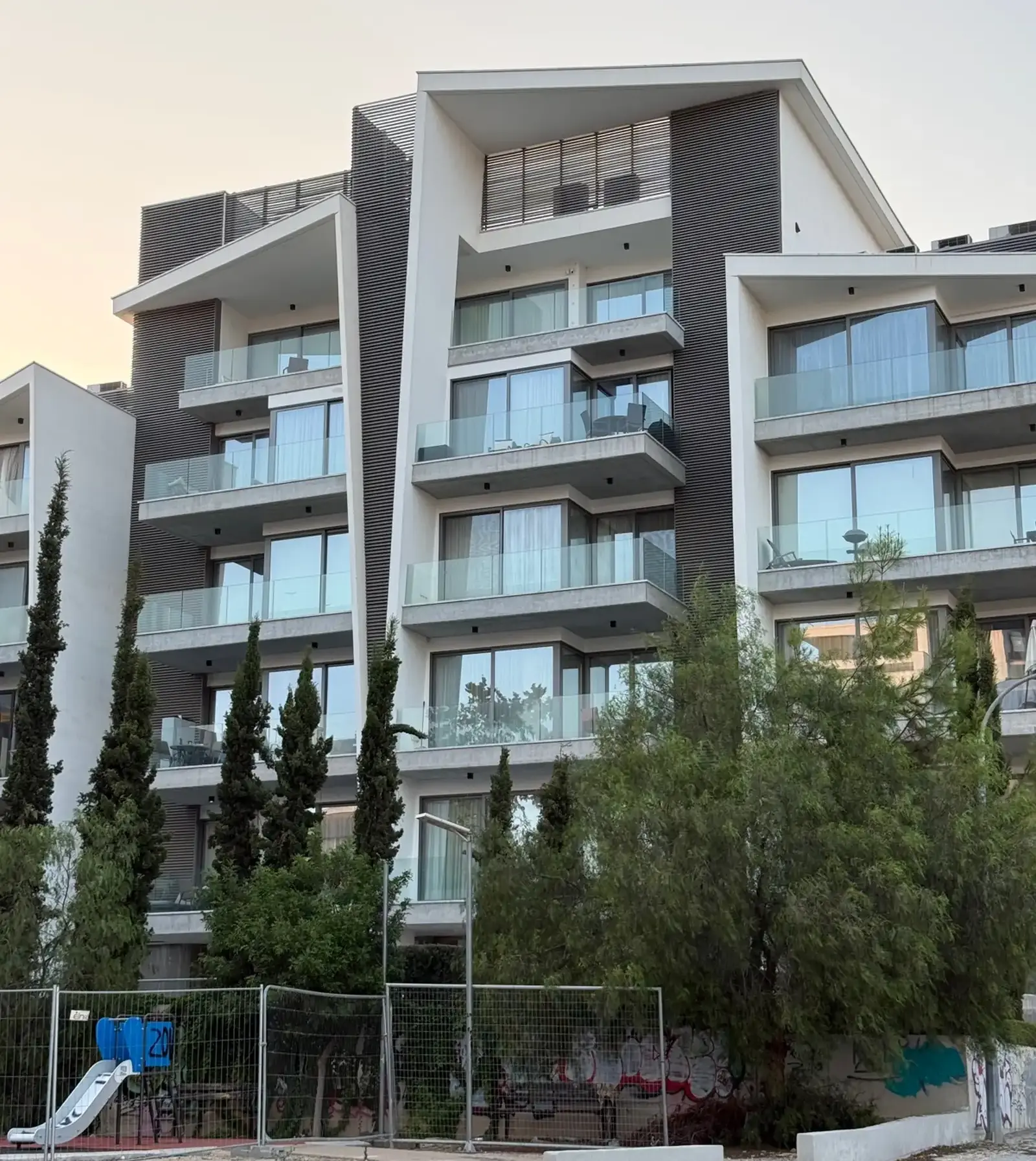 3-bedroom apartment to rent in Germasogeia Tourist Area