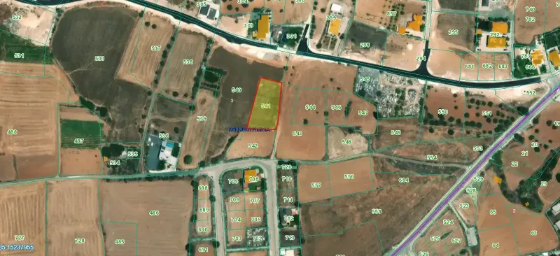 Residential Field 1652 m² in Kokkinotrimithia