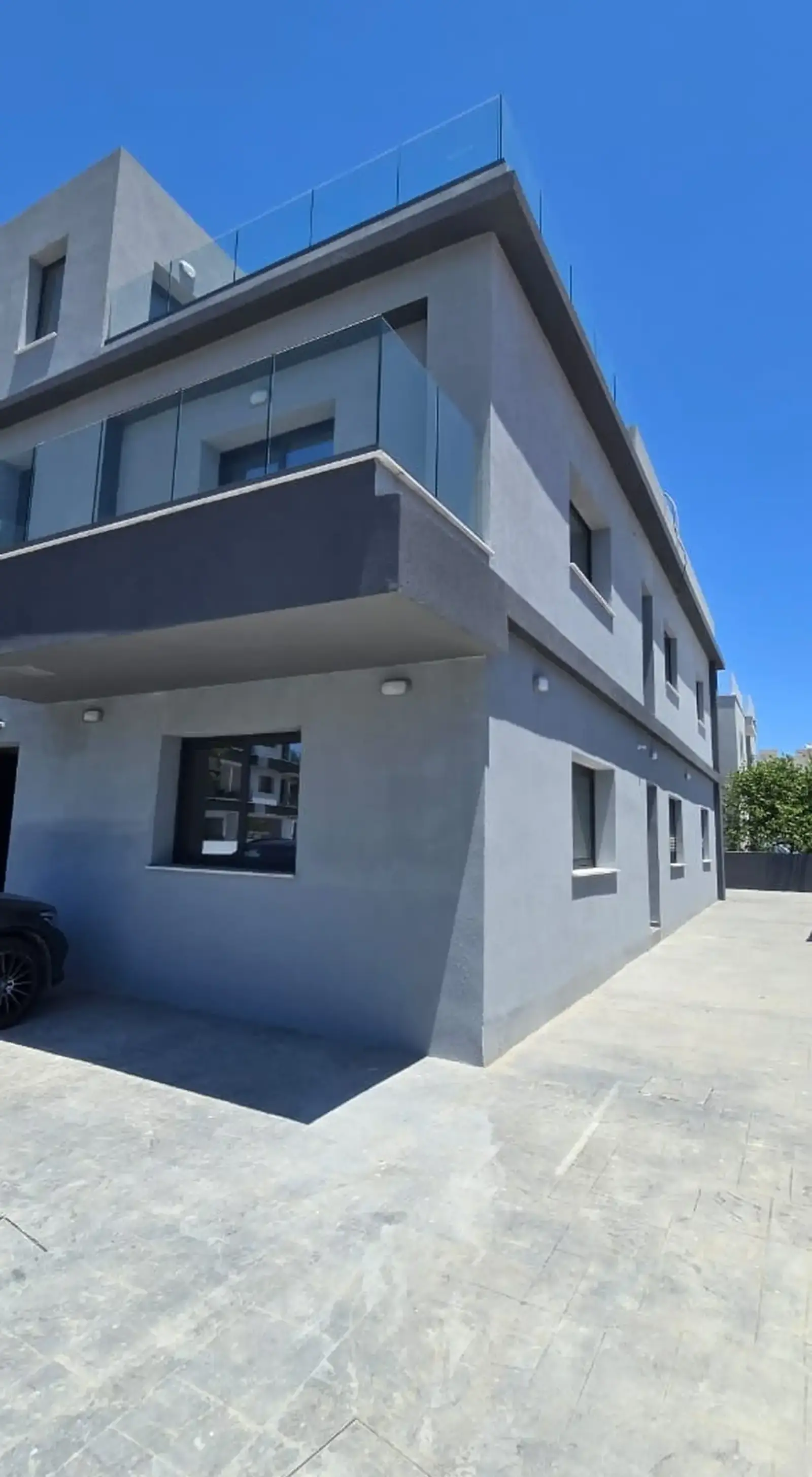 3-bedroom apartment to rent in Zakaki