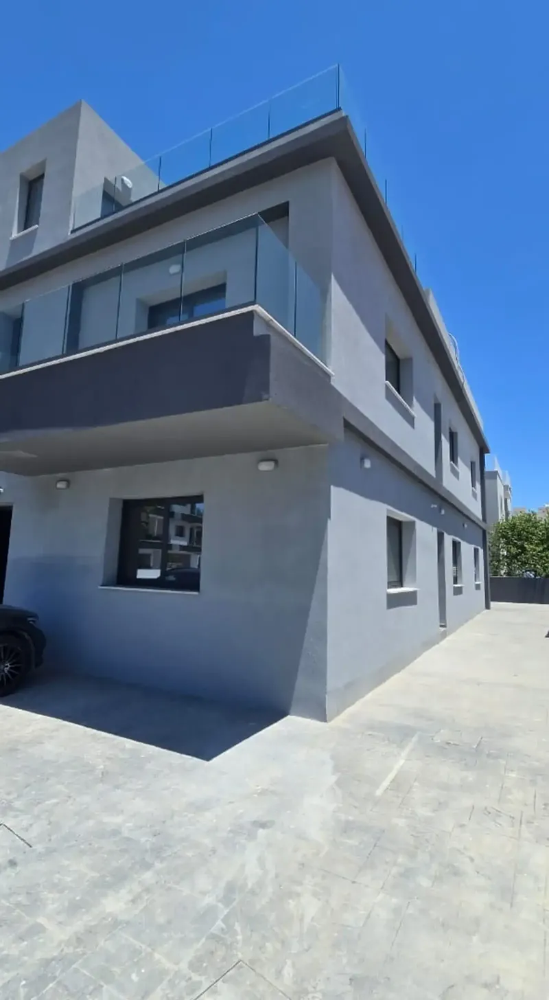 3-bedroom apartment to rent in Zakaki