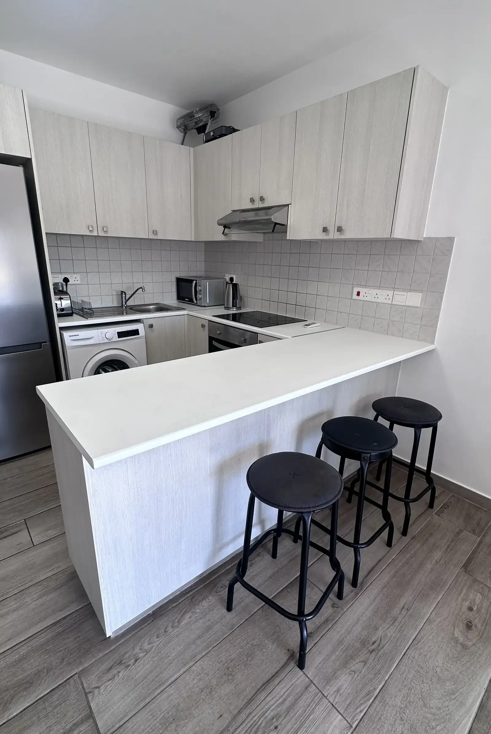 3-bedroom apartment to rent in Mesa Geitonia