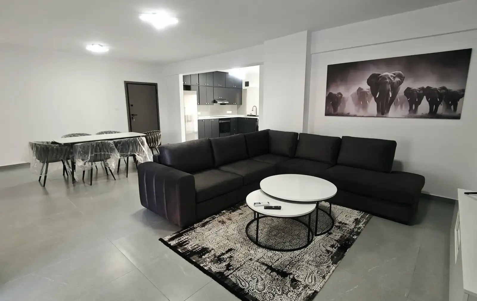 3-bedroom apartment to rent in Mesa Geitonia