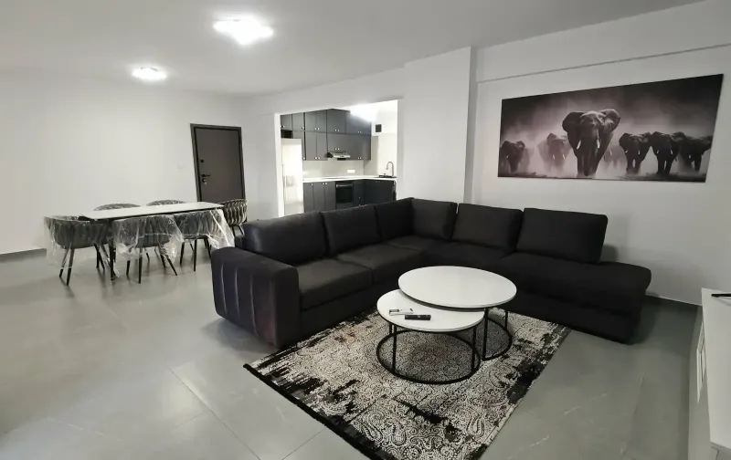 3-bedroom apartment to rent in Mesa Geitonia