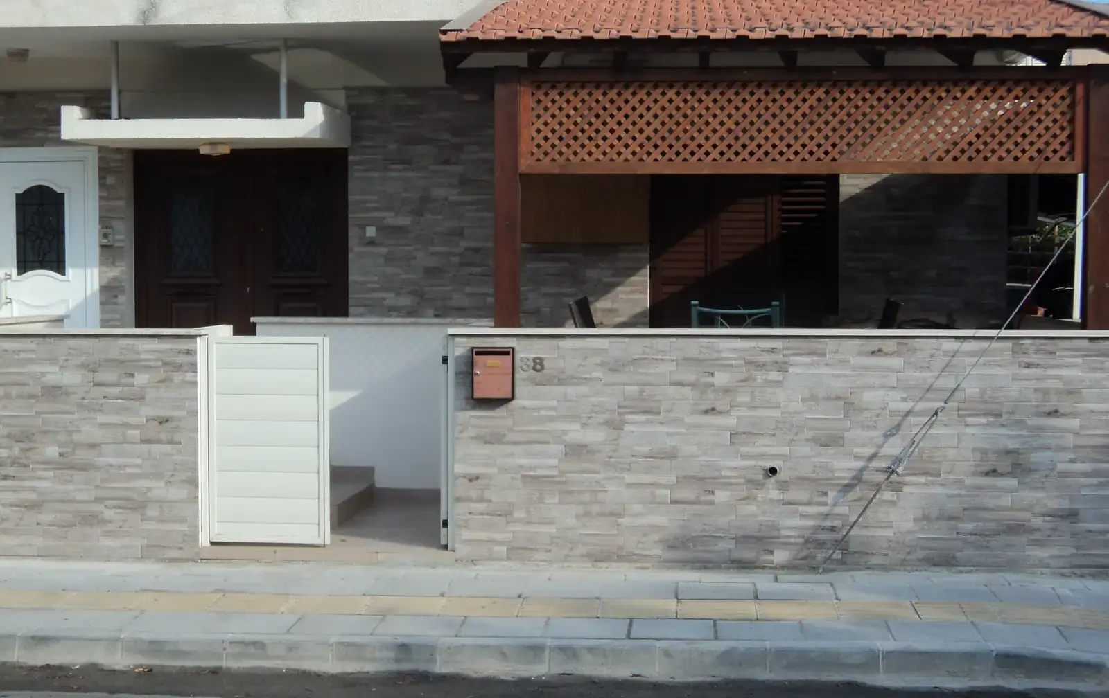 2-bedroom detached house to rent in Mesa Geitonia