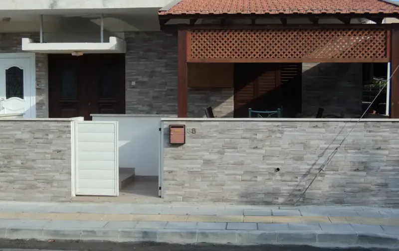 2-bedroom detached house to rent in Mesa Geitonia