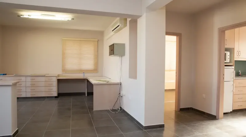 Penthouse office - 3 office rooms and open plan area in Larnaka - Agios Nikolaos