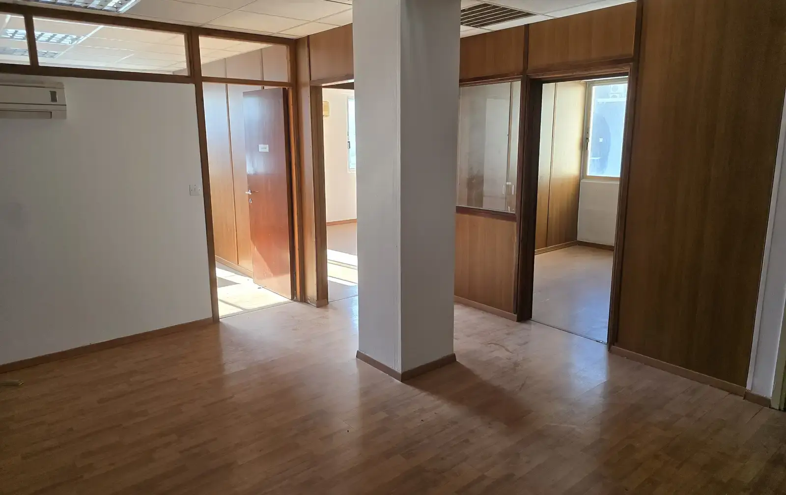Office in agias elenis - nicosia in Trypiotis