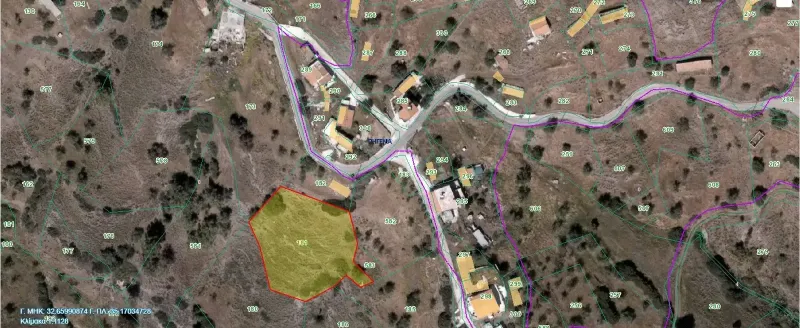 Residential land 2342 m² in Pigenia