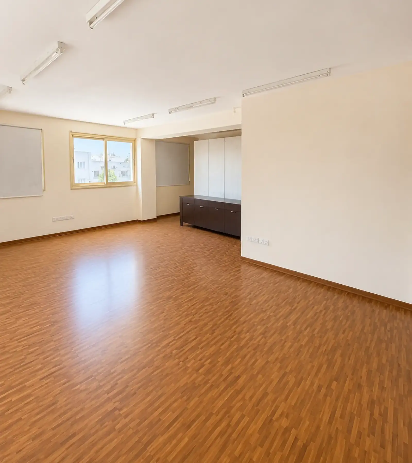 Spacious 78 sqm office / studio tseriou avenue, strovolos , 2 offices available in Strovolos - Agios Vasileios