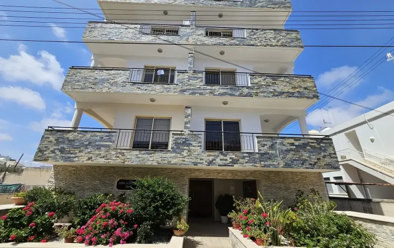 2-bedroom apartment to rent in Katholiki