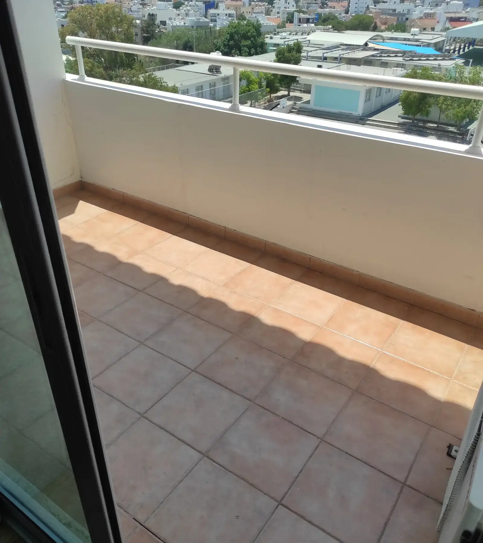 1-bedroom penthouse to rent in Aglantzia