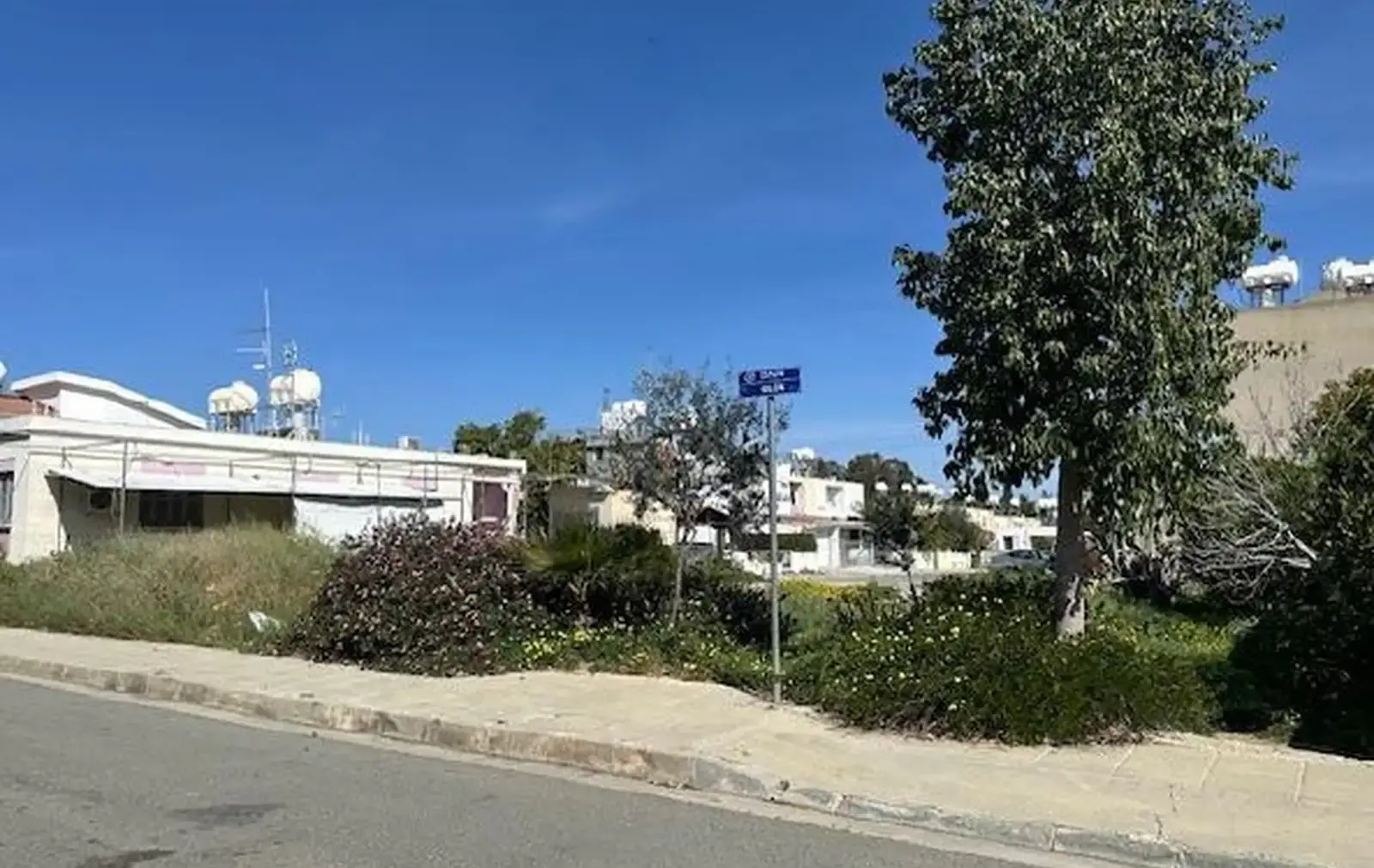 Residential Plot 521 m² in Lakatameia - Agia Paraskevi