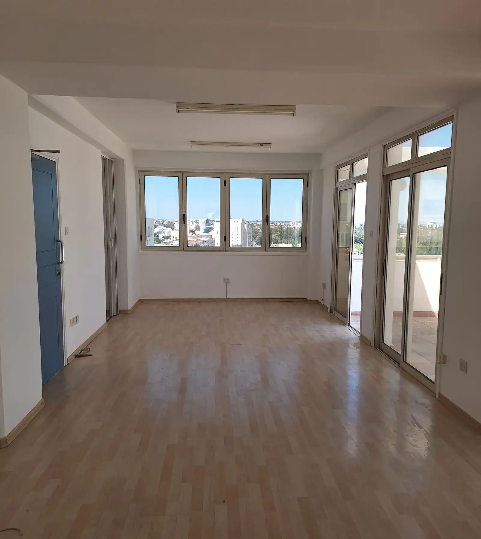 Penthouse office - acropoleos avenue - kantara court in Strovolos - Acropolis