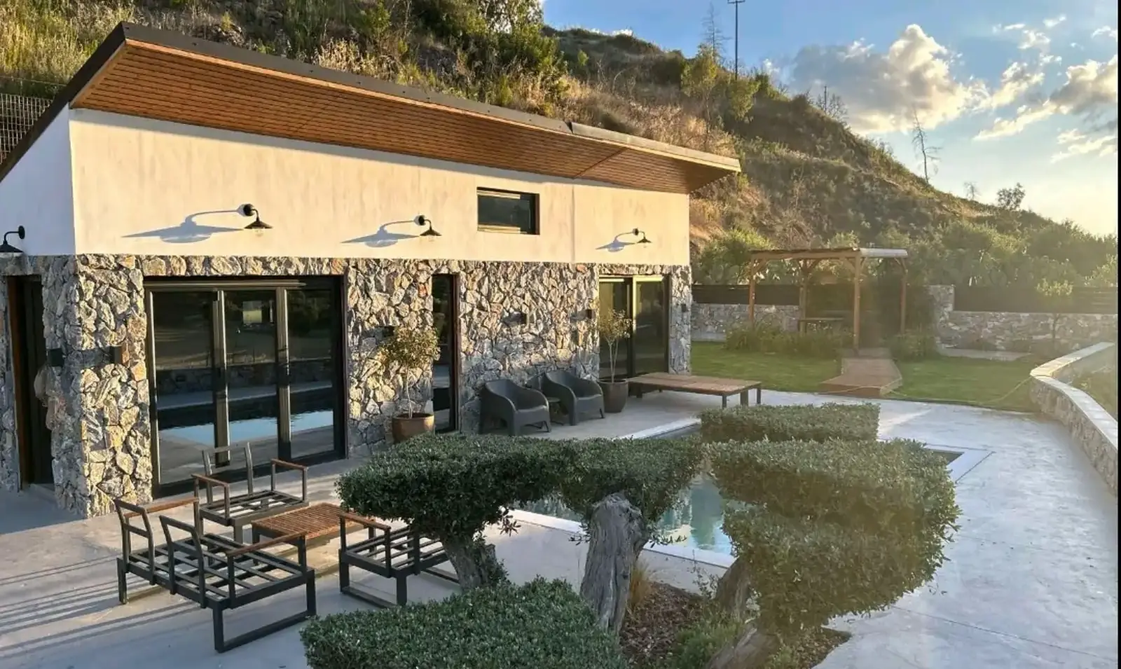 1-bedroom detached house to rent in Eptagoneia