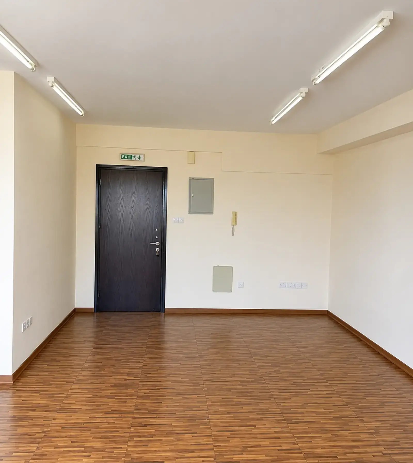 Spacious 78 sqm office/studio tseriou avenue, strovolos, 2 offices available in Strovolos - Agios Vasileios