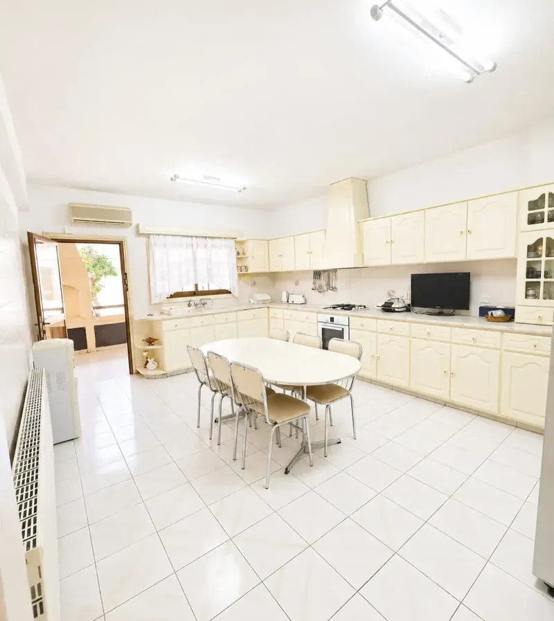 3-bedroom semi-detached to rent in Larnaka - Skala