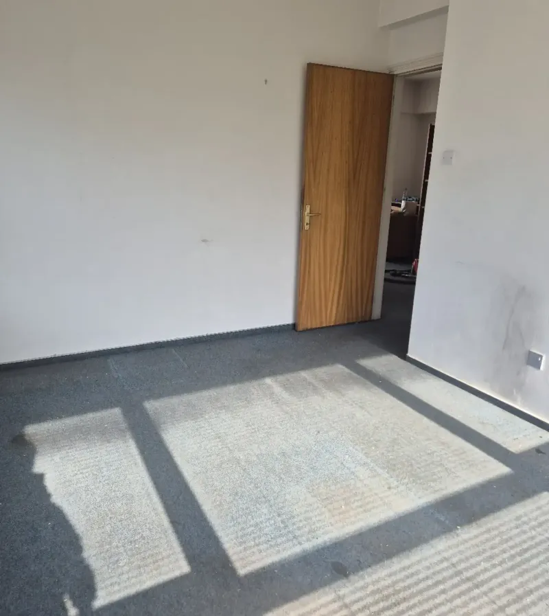 Office in the center in Trypiotis