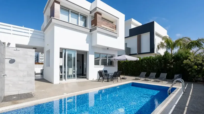 3br luxury seaside villa in pernera -protaras , 100m from kalamies beach