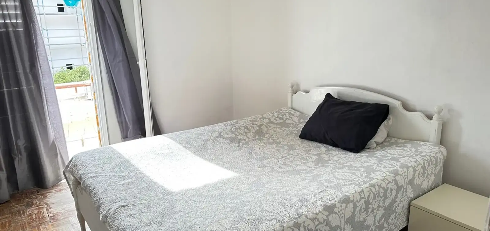 Room for girl or boy in limassol marina in Historical Center