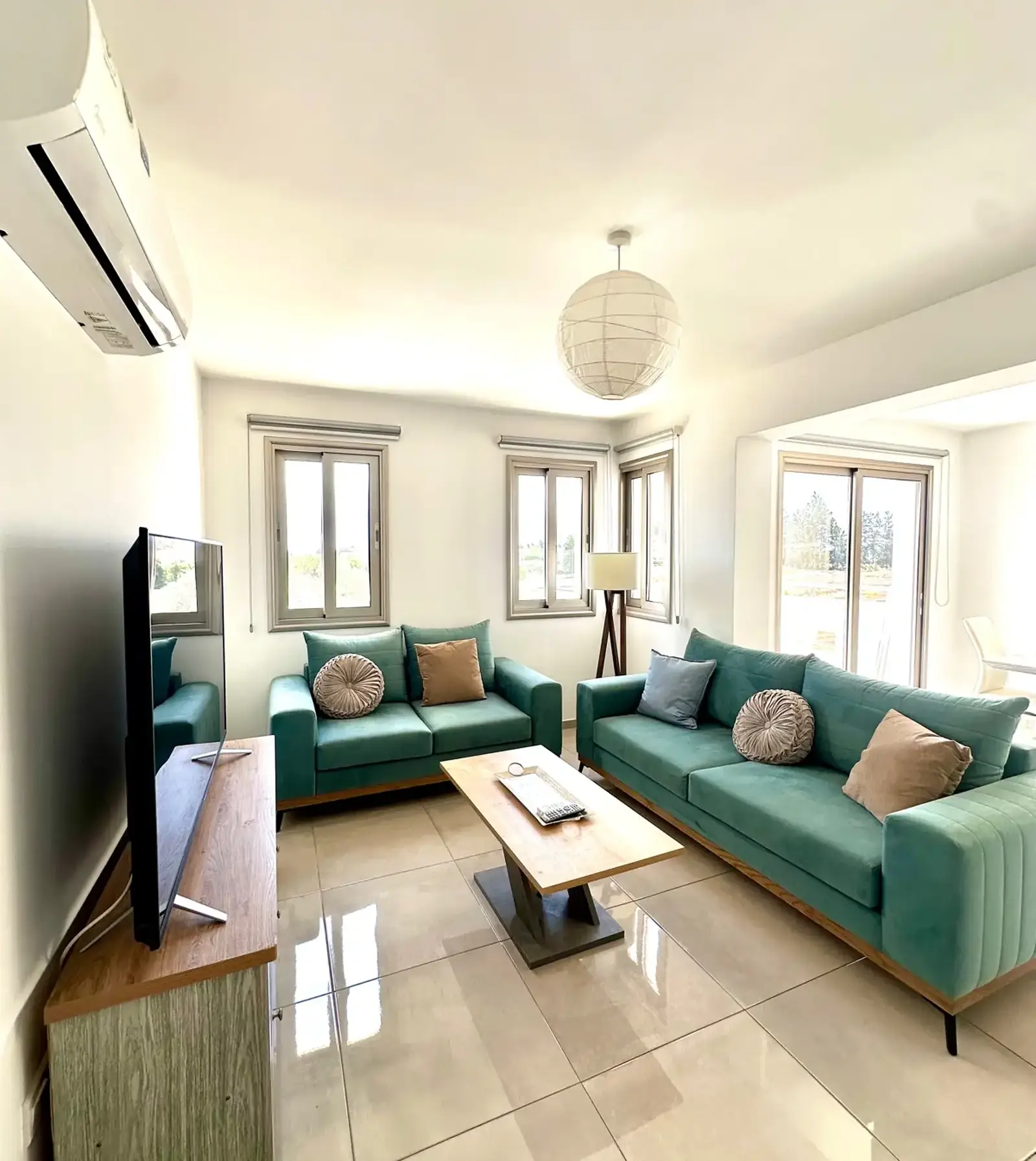 2-bedroom apartment to rent in Meneou