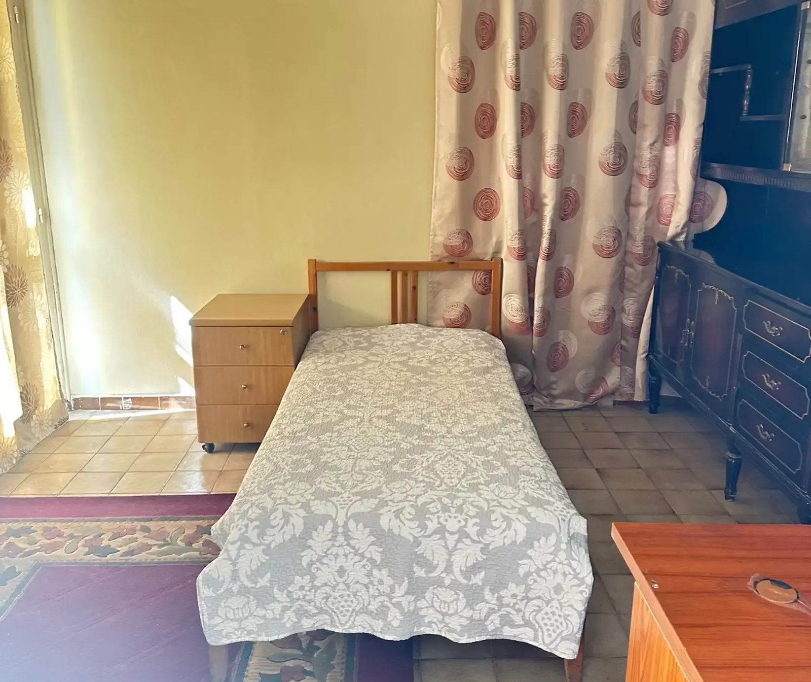 Private room for 1 person central limassol in Historical Center