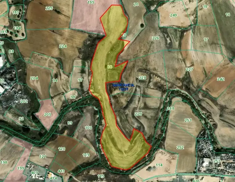 Industrial Field 35592 m² in Tseri