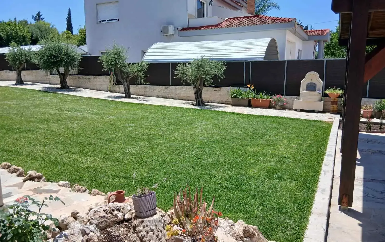 3-bedroom semi-detached to rent in Paramytha