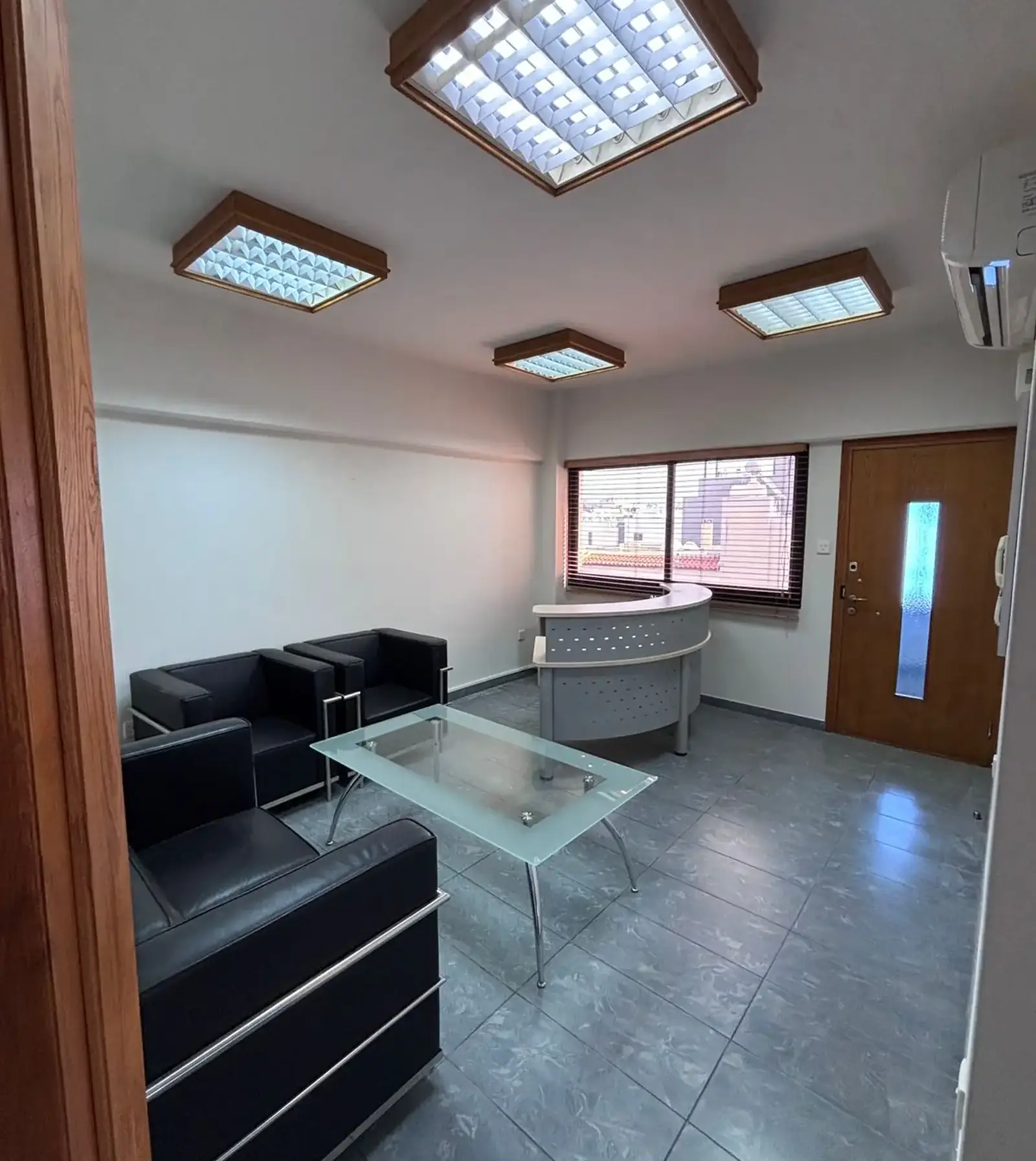 Furnished office/medical space in Katholiki
