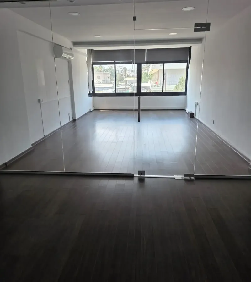 Office - 5 rooms - central city location in Agia Triada