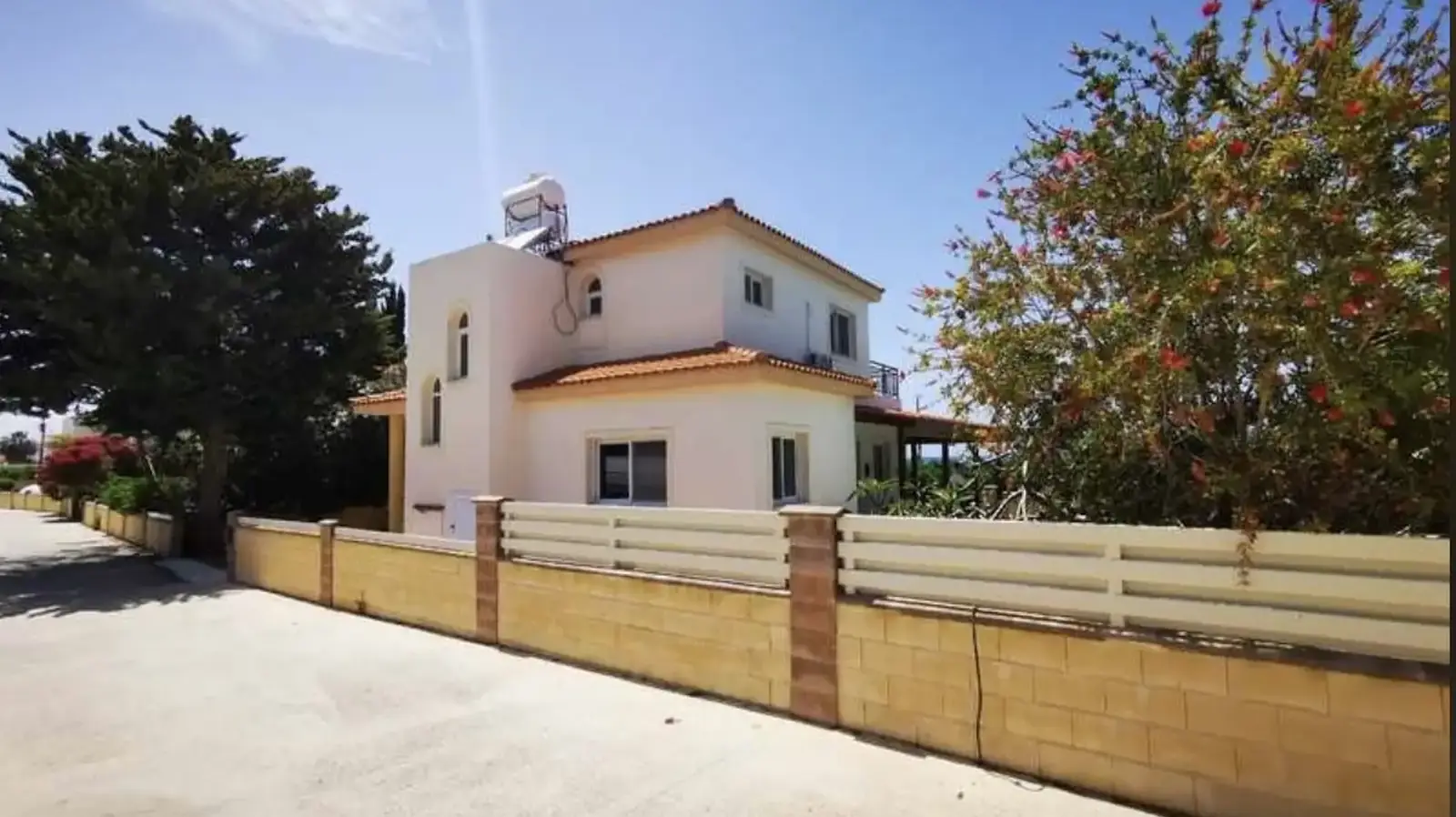 3-bedroom villa to rent in Argaka