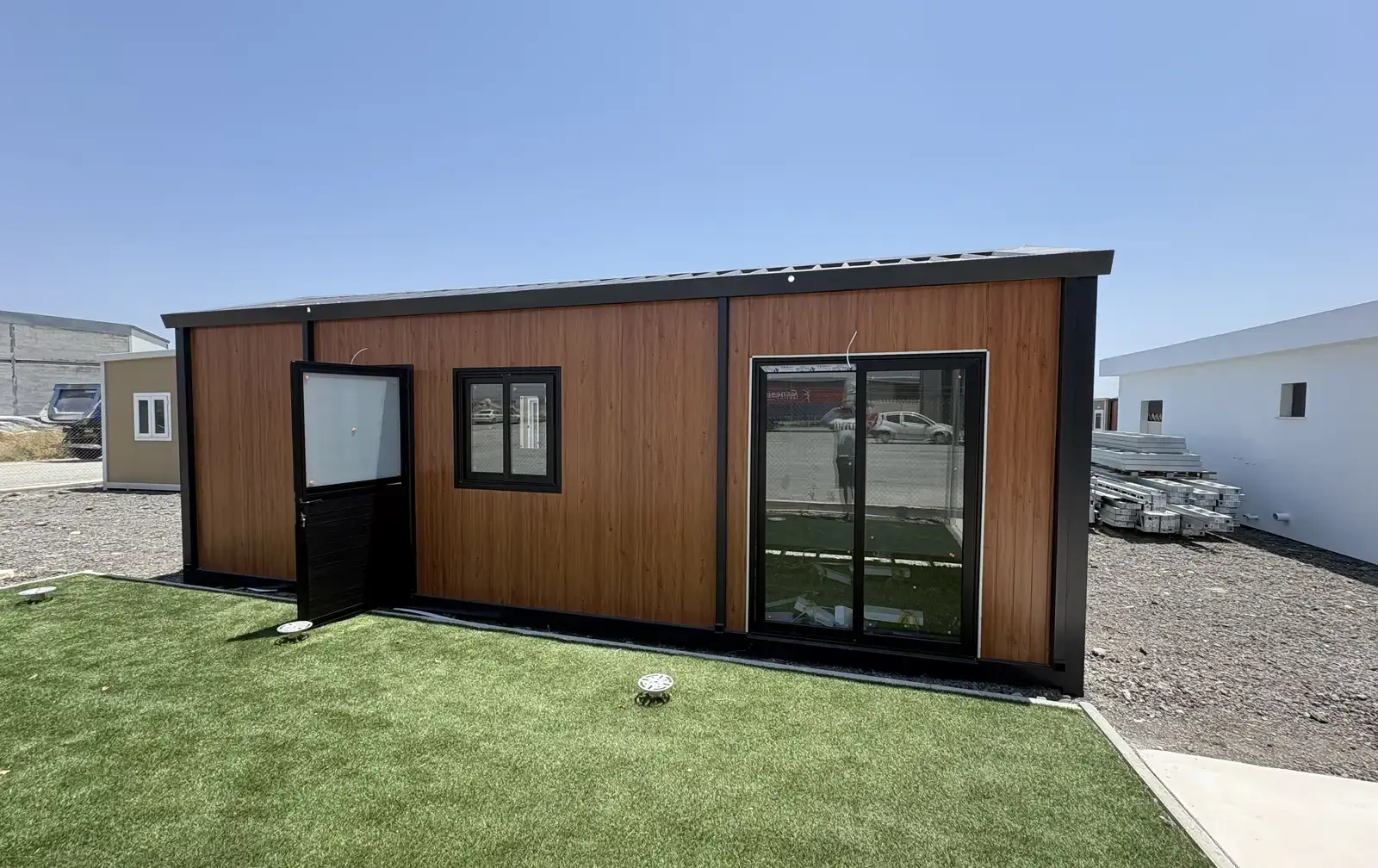 Prefab house 8x3 with roof in Dromolaxia